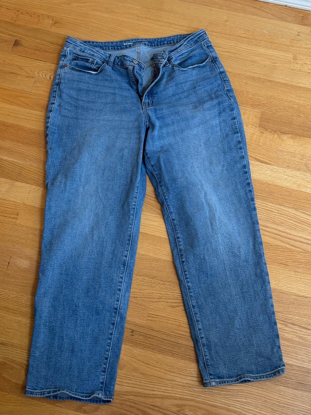 Curvy Straight Leg Jeans - Picture 2 of 5